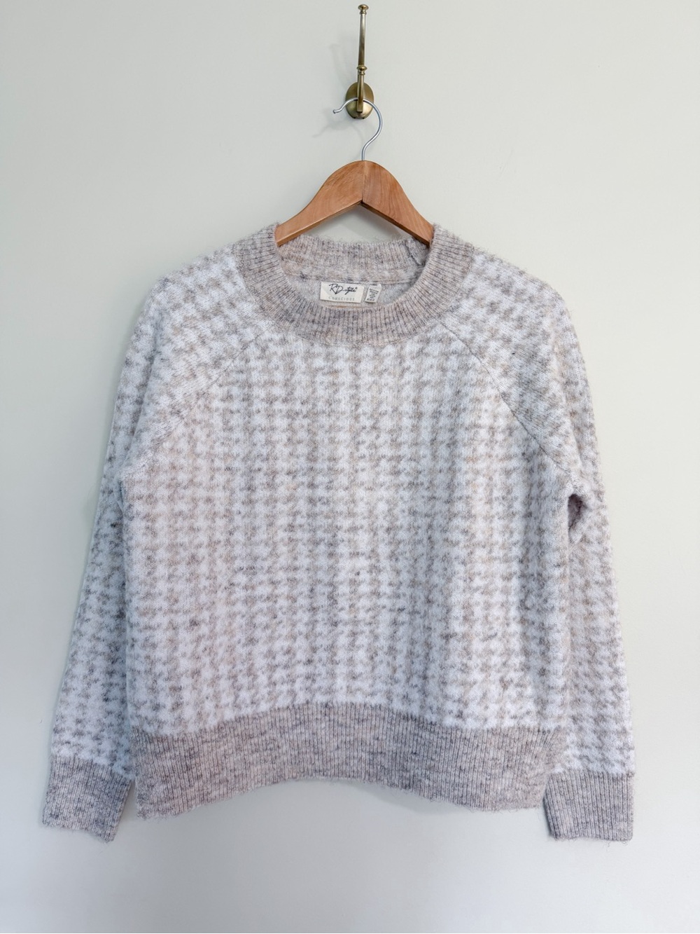 RD Style Cream and Gray Soft Houndstooth Sweater